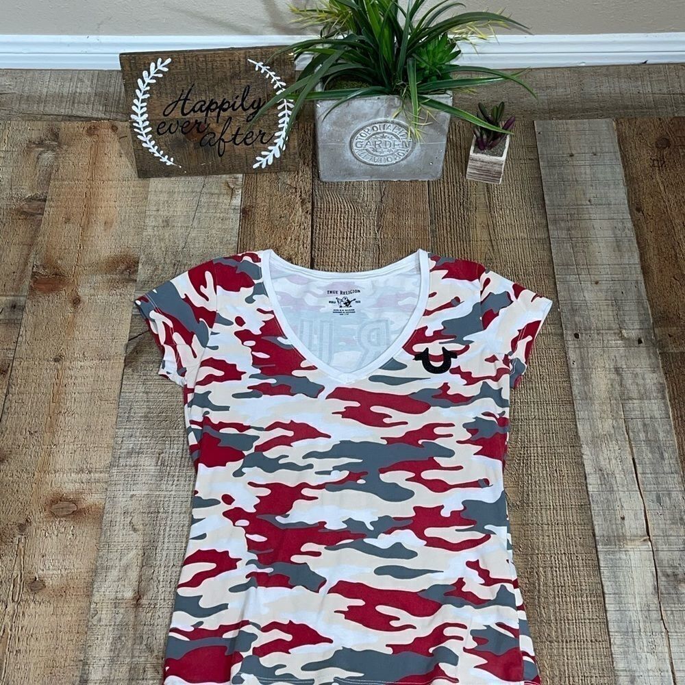 💜 True Religion Camo V - Neck Tee Shirt